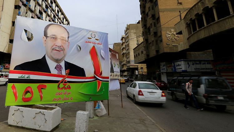Auch der Ex-Ministerpräsident Nuri al-Maliki tritt wieder an. Ihm wird vorgeworfen, mit seiner repressiven Politik den Aufstieg des IS begünstigt zu haben.