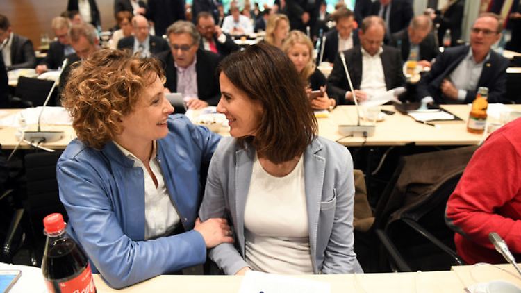 FDP-Spitzenpolitikerinnen Nicola Beer und Katja Suding.