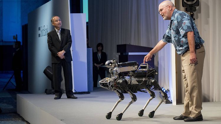 CEO Marc Reibert präsentiert den SpotMini im Juli 2017 in Tokio.