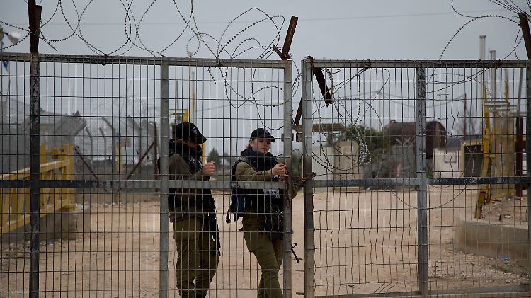 Die Tore zur Westbank werden extra bewacht.