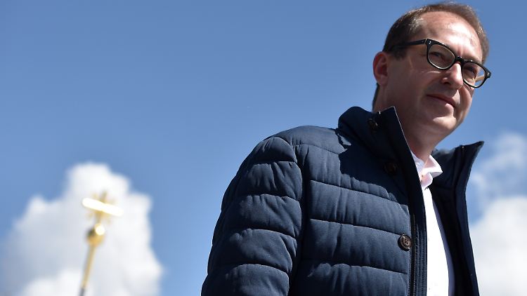 Präzisiert auch, was er unter einer "Anti-Abschiebe-Industrie" versteht: Alexander Dobrindt.