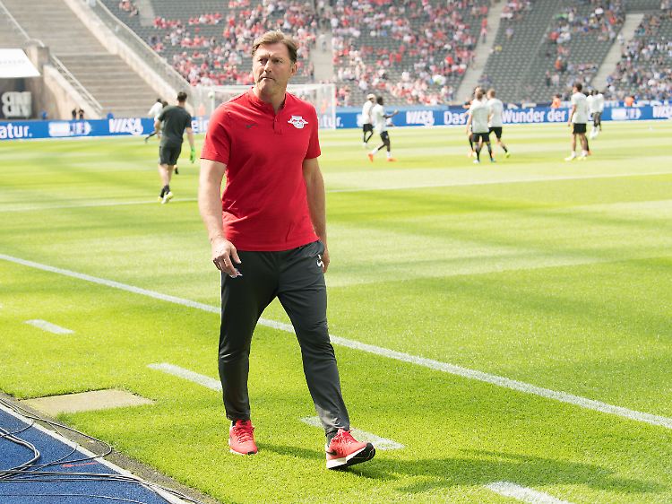 Erst gefeiert, bald gefeuert? Ob Ralph Hasenhüttl in der neuen Saison Trainer von RB Leipzig bleibt, ist offen.