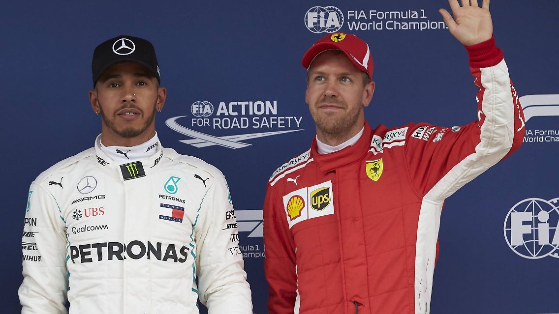 Keine besten Freunden, aber dieses Mal einer Meinung - Lewis Hamilton und Sebastian Vettel.