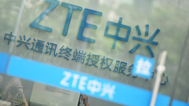 ZTE gehört zu den weltweit führenden Ausrüstern für die Telekombranche. Auch vielen US-Unternehmen hätte eine Pleite der Chinesen Probleme bereitet.  