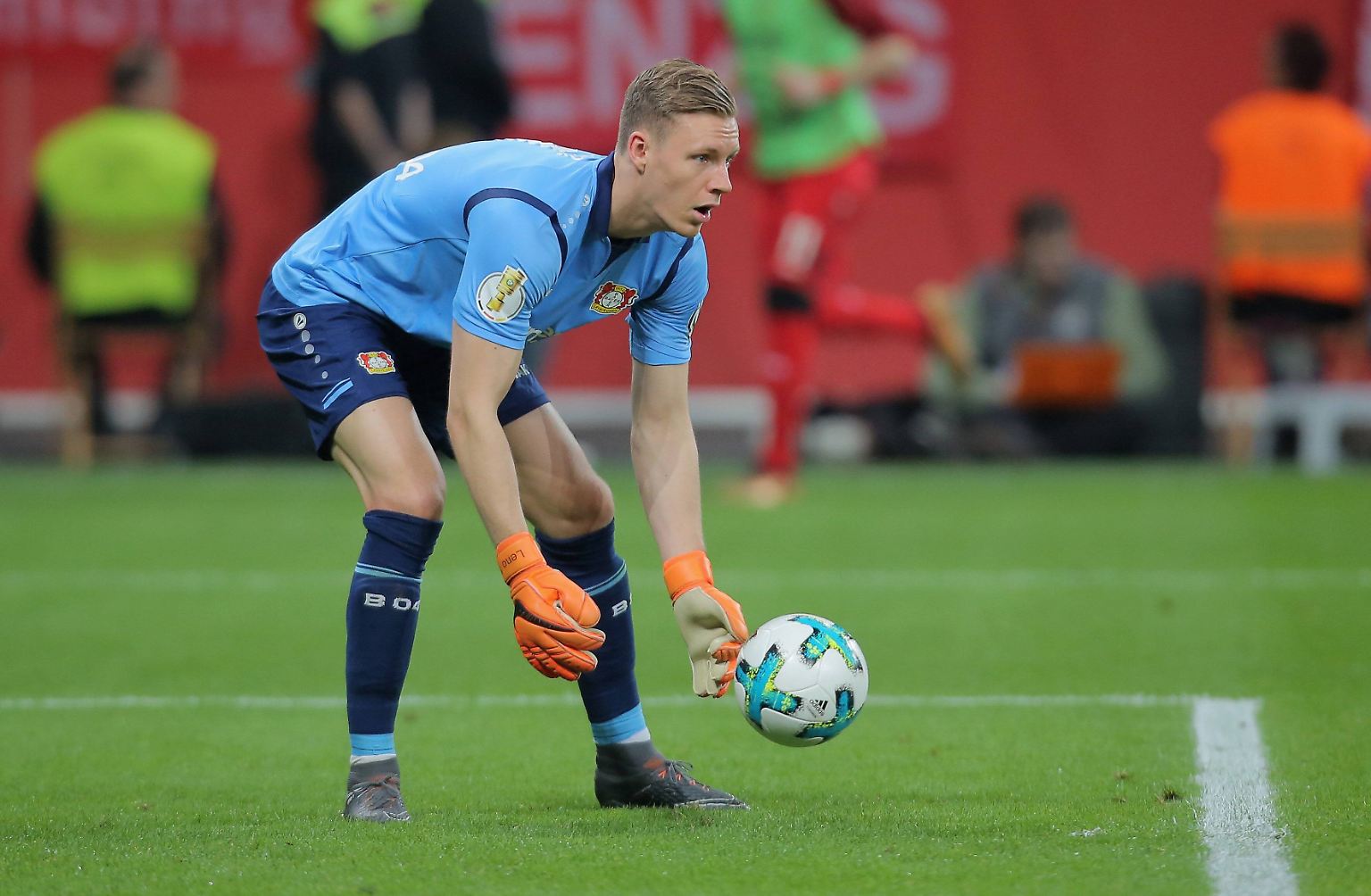 Einer der Unglücklichen ist Bernd Leno. Der 26-Jährige muss auch deswegen zuhause bleiben, weil ... 