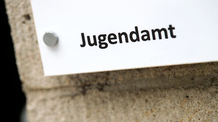 Der Allgemeine Soziale Dienst (ASD) hat rund 13.300 Mitarbeiter. Diese sind für mehr als eine Million Fälle zuständig.