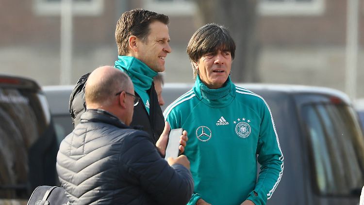 Langfristige Planung: Löw (r.) und Bierhoff (l.).