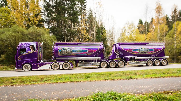 6000 Arbeitsstunden und 450.000 Euro stecken in dem  Show-Truck.