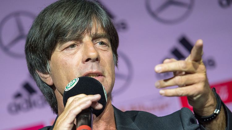 Pokerface mit Überraschungsgarantie: Joachim Löw hat seinen WM-Kader vorgestellt.