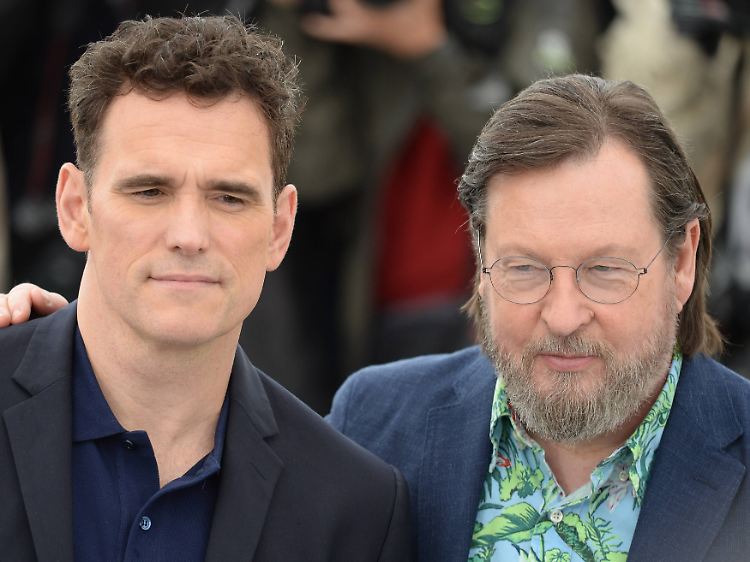 Regisseur Lars von Trier (rechts) stellte seinen Film zusammen mit Hauptdarsteller Matt Dillon in Cannes vor.