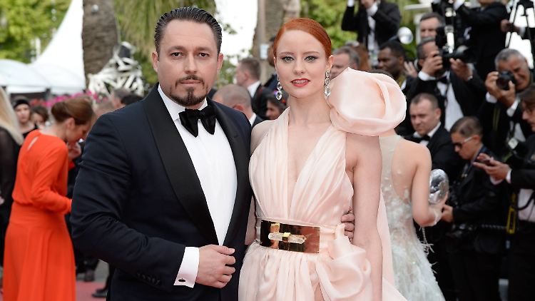 Eheversprechen in Cannes: Barbara Meier und ihr Freund Klemens Hallmann.