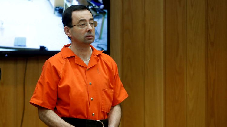 Drei Mal wurde Larry Nassar bereits wegen Missbrauchs verurteilt, weitere Urteile folgen - die Gesamtstrafe wird seine Lebensdauer in jedem Fall überschreiten.