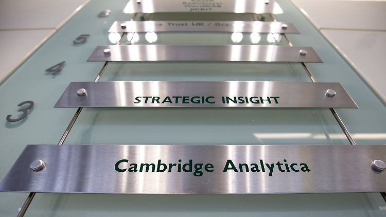 Durch Cambridge Analytica könnten Daten von 87 Millionen an russische Geheimdienste gelangt sein.