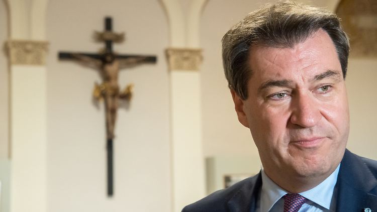 In jeder bayerischen Behörde ein Kreuz aufzuhängen - Ministerpräsident Söder hatte diesen Kabinettsbeschluss angeregt.