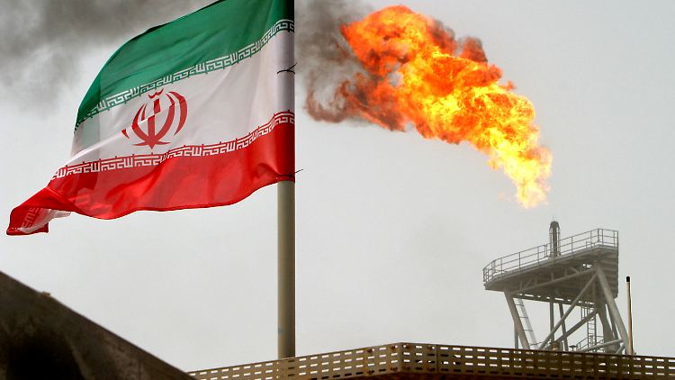 Ein britisches Unternehmen und der Iran schließen einen Vertrag zur Ölförderung.