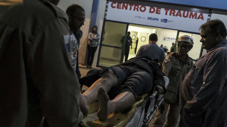 Täglich werden in den Favelas dutzende Menschen mit Schussverletzungen behandelt. Die Krankenhäuser sind überfordert.