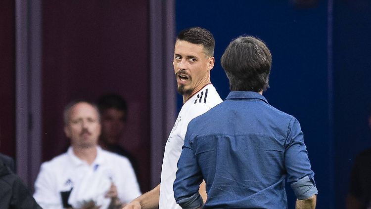 Wagner ist sauer - und kann Löws Entscheidung aus sportlicher Sicht jedenfalls nicht nachvollziehen.