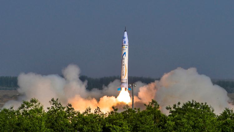 Die Rakete "Chongqing Liangjiang Star" ist neun Meter lang.
