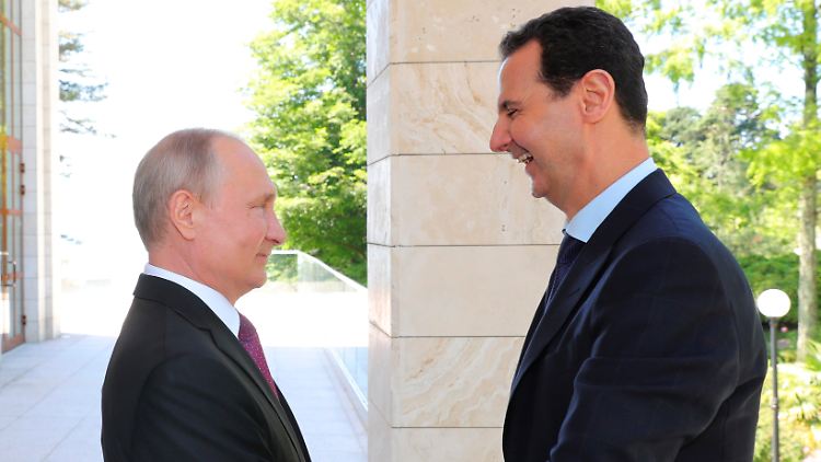 Größe ist relativ: Putin (l.) und Assad bei ihrem Treffen in Sotschi