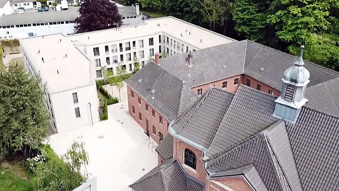 KfW-Award_Neubau_Platz-1.jpg