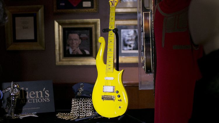 225.000 Dollar wert: Prince' "Wolken"-Gitarre