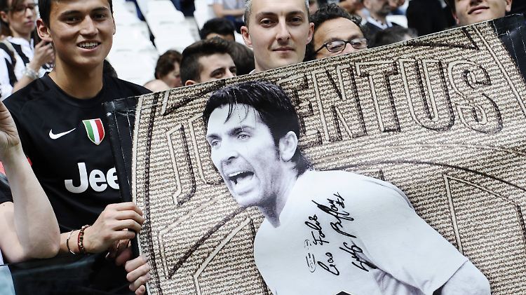 In Turin haben sie in stets verehrt: Gianluigi Buffon geht trotzdem, nach 6111 Tagen.