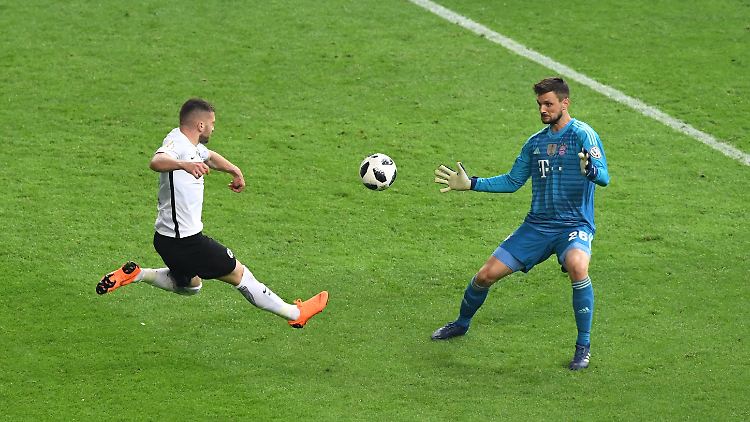 Ante Rebic führte die Frankfurter mit seinem Doppelpack zum Pokal-Sieg.