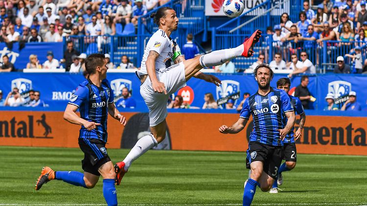 Hat seine Extremitäten nicht immer so gut im Griff wie in dieser Szene: Zlatan Ibrahimovic (Mitte)