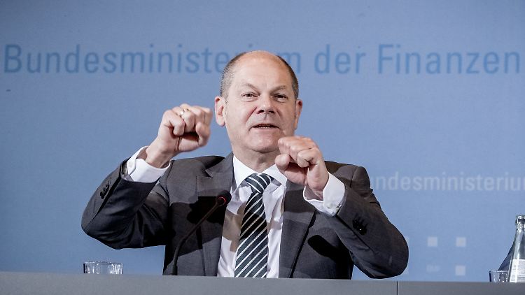 Finanzminister Scholz boxt seinen Haushalt durch - und freut sich über volle Kassen.