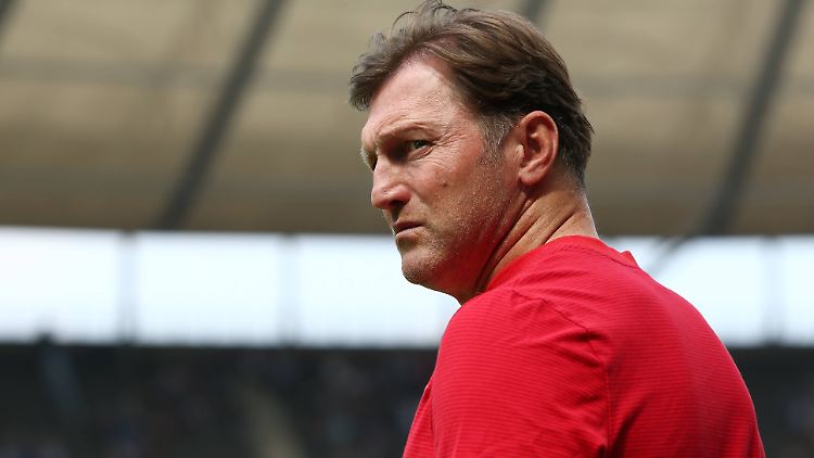 Ralph Hasenhüttl hat eine Spielidee, die Ralf Rangnick offenbar nicht passte.