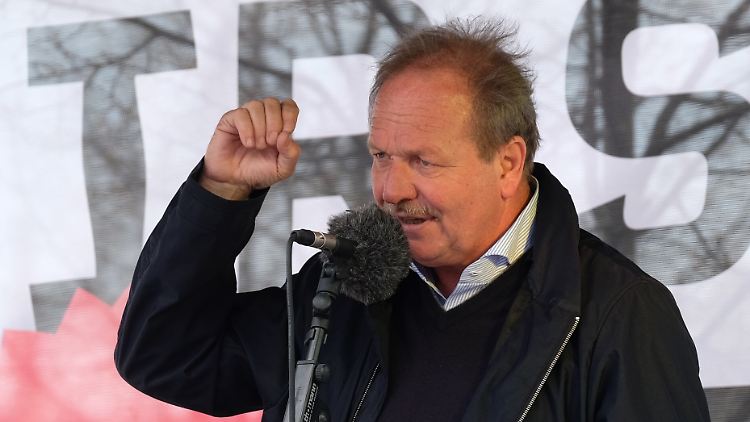 Bsirske konstatiert, dass wer riestert, schon längst mehr für die Altersvorsorge aufwendet.