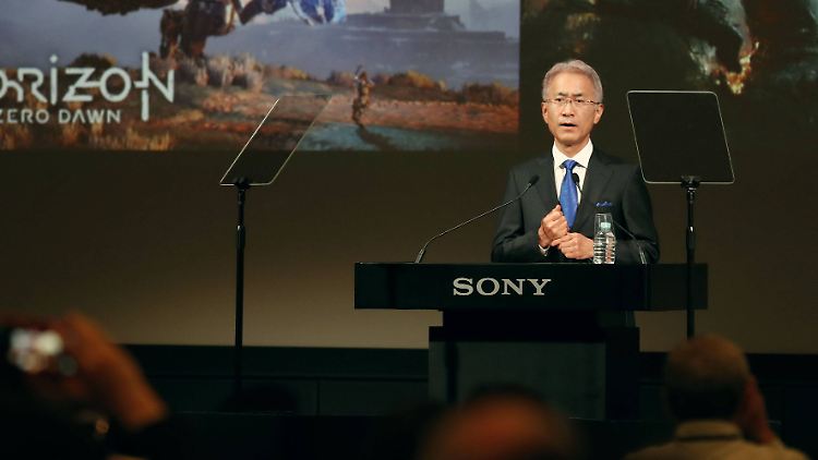 Sony-Chefs Kenichiro Yoshida verkündet den Deal.