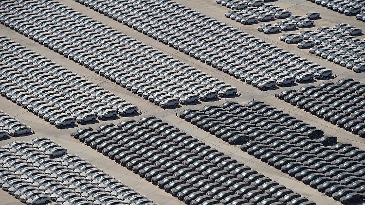 Beherzte Maßnahme: Peking stutzt die Importzölle auf Autos von 25 auf 15 Prozent.
