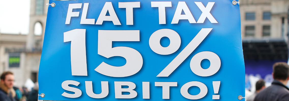 Lega-Chef Matteo Salvini forderte im Wahlkampf, die Einkommenssteuer einheitlich auf 15 Prozent zu senken.