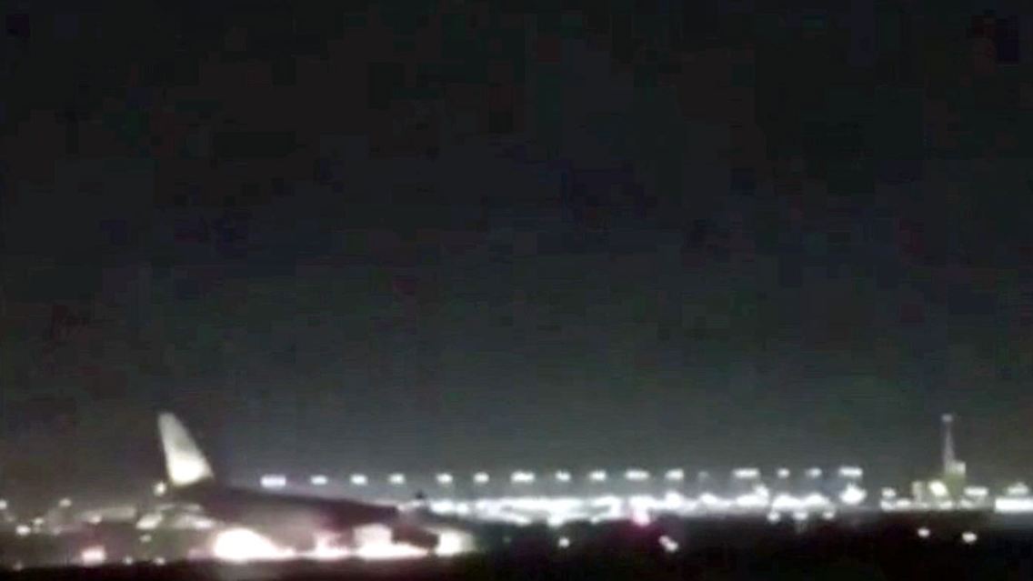FlugzeugohneRäder.jpg