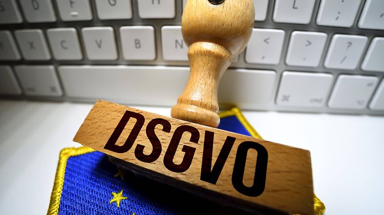 Die neue EU-Datenschutzgrund-Verordnung (DSGVO) soll den
Schutz der Privatsphäre verbessern und höhere Strafen bei
Verstößen ermöglichen. 