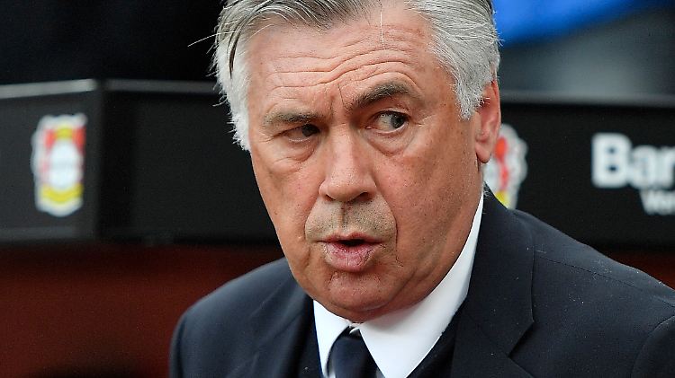Carlo Ancelotti will künftig die Mannschaft vom SSC Neapel trainieren.