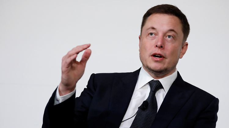 Tesla-Chef Musk teilt gegen die angebliche "Heuchelei der großen Medien" aus .