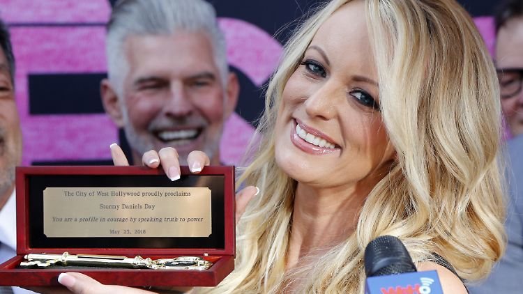 Das Weiße Haus dementiert die Affäre Trumps mit der Pornodarstellerin Stormy Daniels.