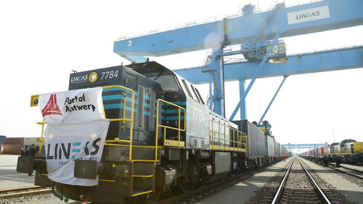 Züge sind zwischen China und Europa schneller unterwegs als Schiffe.