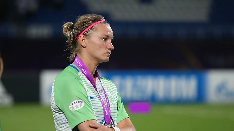 Popp hadert nach dem verlorenen CL-Finale.