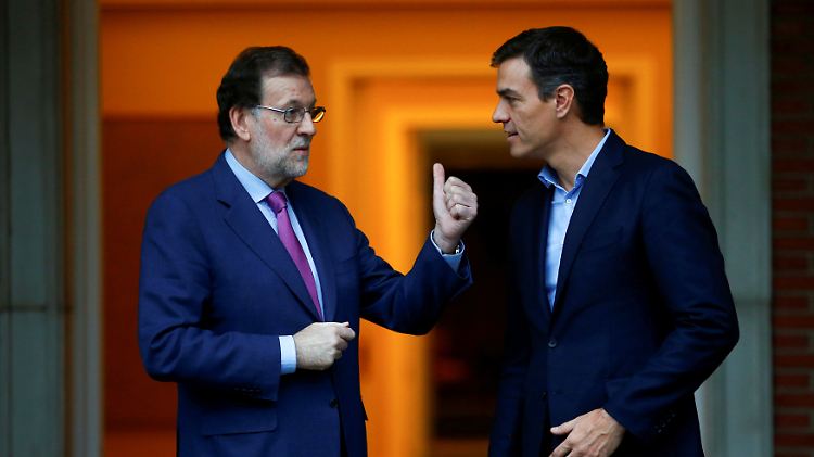 Dieses Treffen zwischen Spaniens Ministerpräsidenten Rajoy (l.) und Sozialistenführer Pedro Sánchez liegt schon ein Jahr zurück - bereits damals lagen sie über Kreuz.