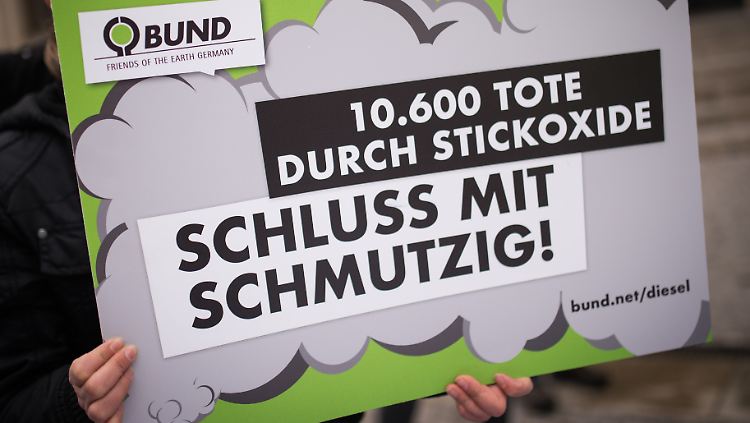 Nicht nur bei VW, auch bei Daimler und BMW sorgt laut Ermittlern illegale Schummelsoftware für überhöhte Stickoxid-Werte.