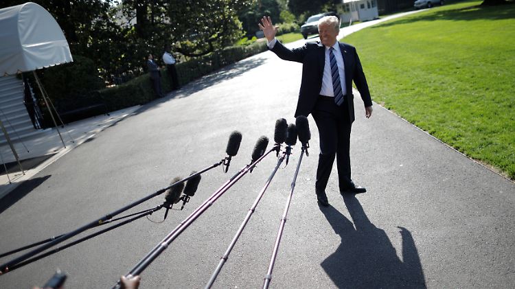 "Should I Stay or Should I Go?" - man könnte Trump unterstellen zu pokern.