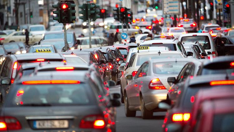 Autobauer scheinen den Skandal lieber auszusitzen.