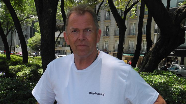 Rainer Hagenbusch möchte seinen Bruder in Deutschland bestatten. 