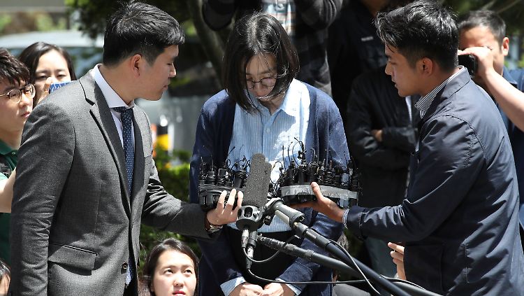 Lee Myung Hee gibt sich reuemütig.