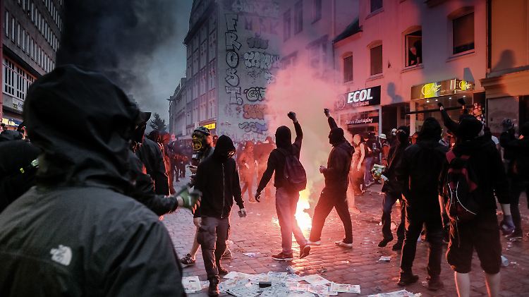 Nach Randalierern vom Hamburger G20-Gipfel 2017 wird aktuell in vier europäischen Ländern gesucht.