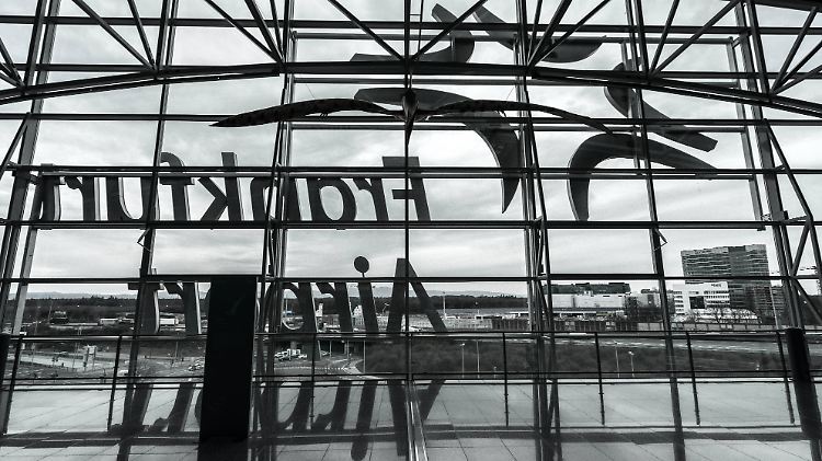 Fraport will am Flughafen in Frankfurt die Sicherheitskontrollen umstrukturieren - Gespräche mit dem Bundesinnenministerium laufen bereits.