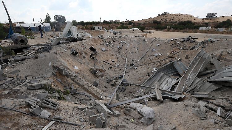 Hier schlug eine israelische Rakete in Gaza ein.